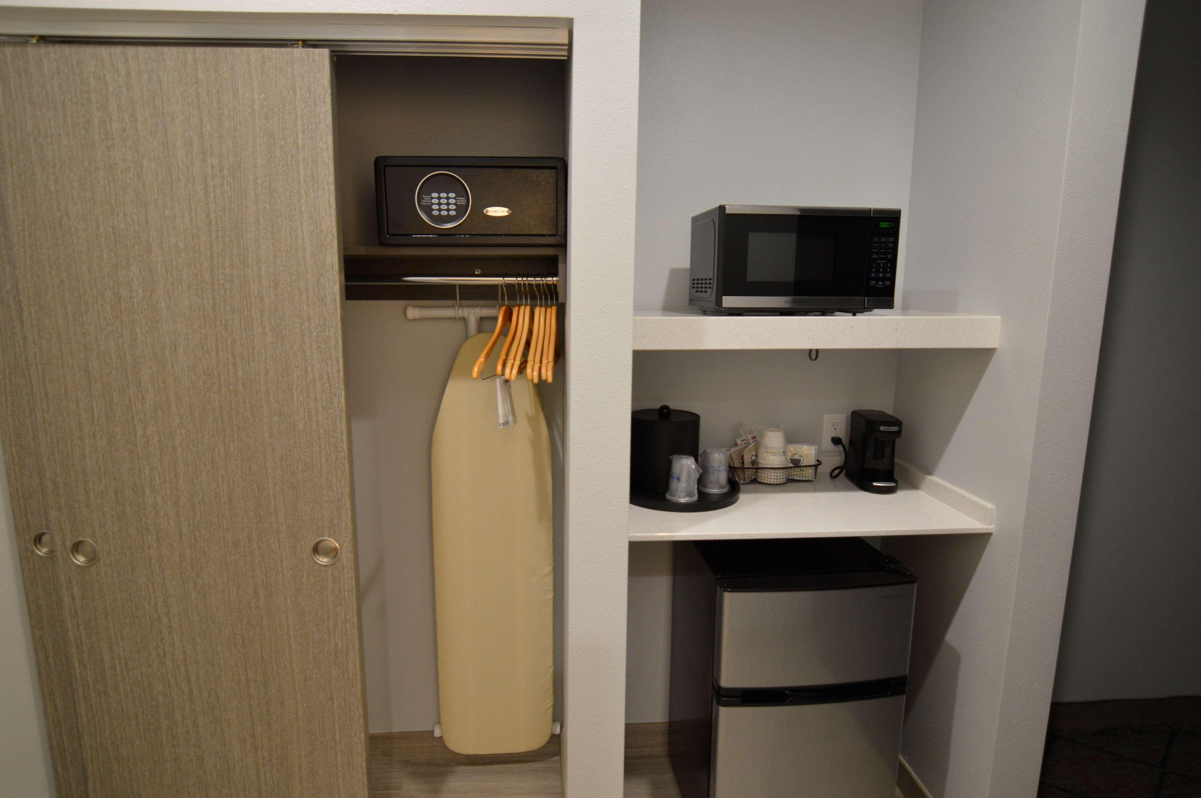 Hotel Western Executive Residency I-35