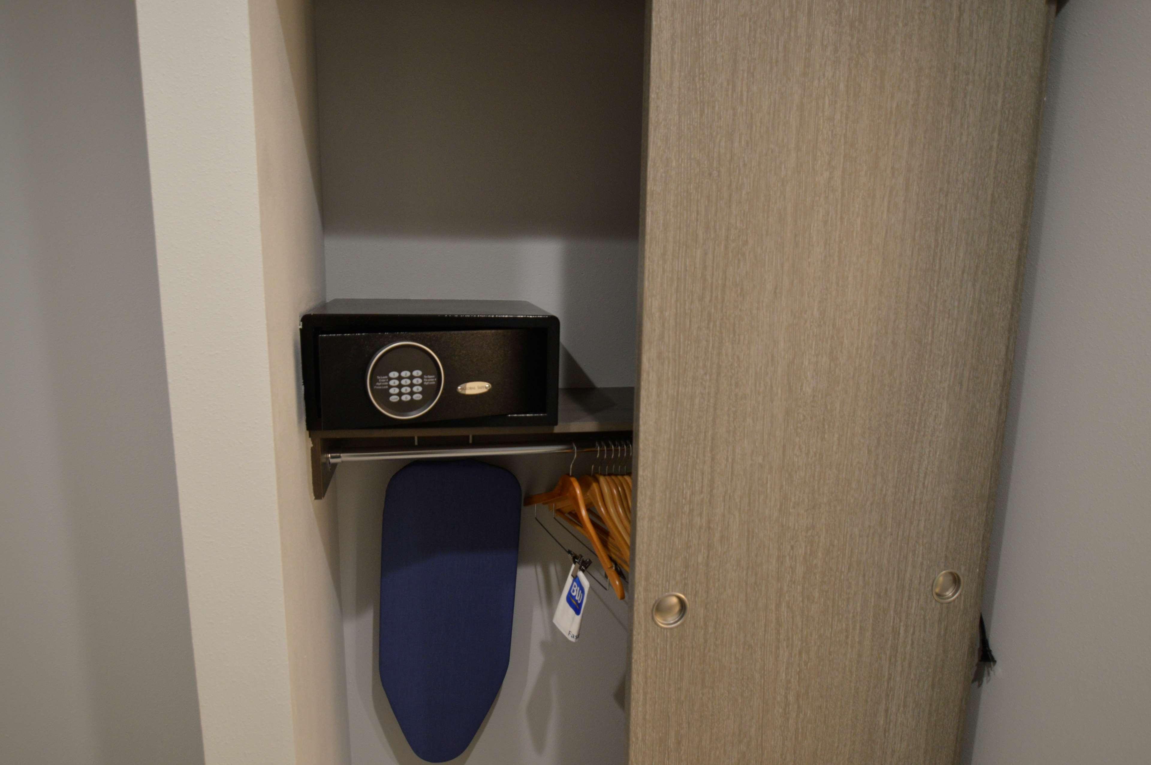 Western Executive Residency I-35 Hotel