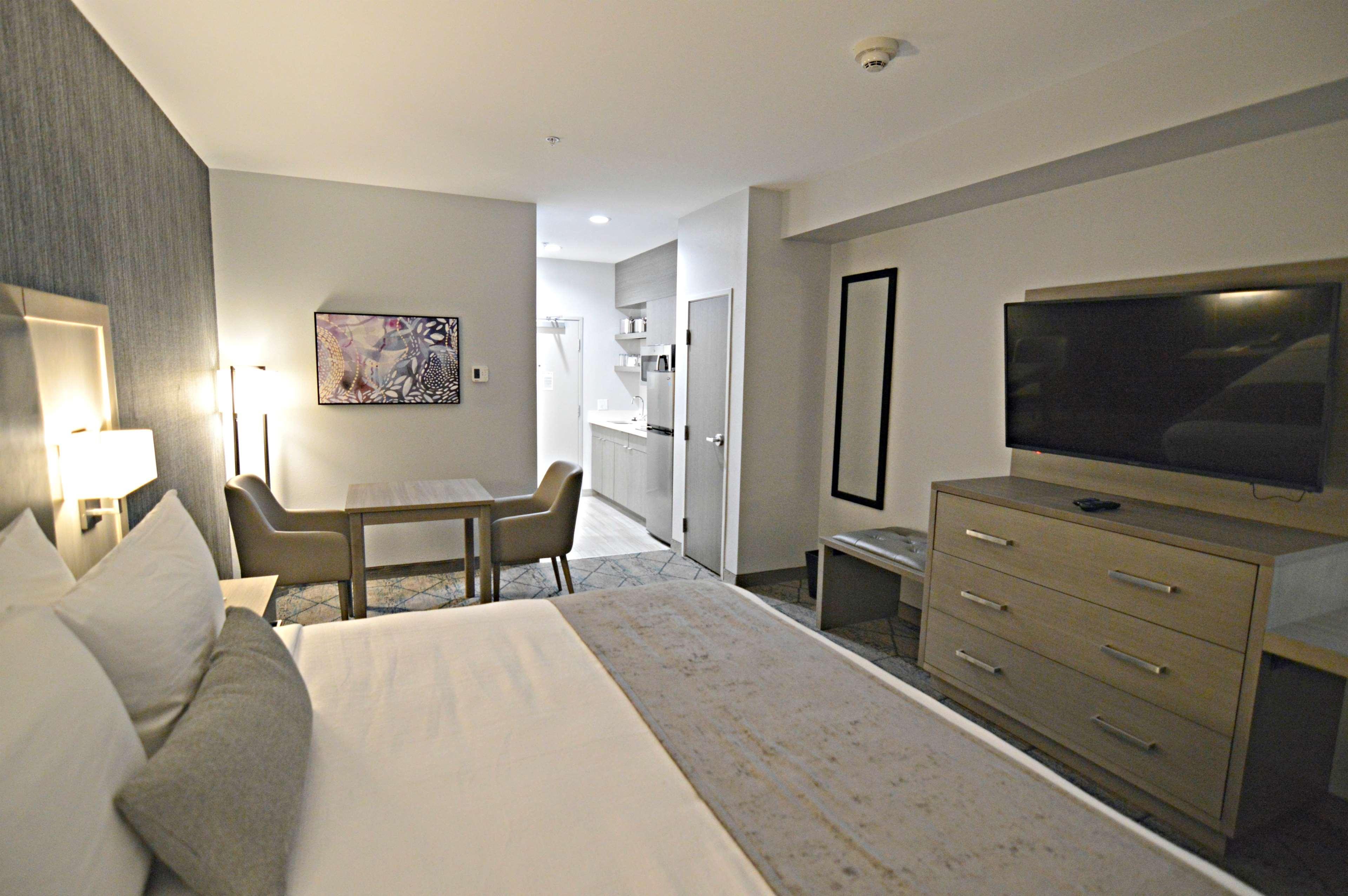 Hotel Western Executive Residency I-35