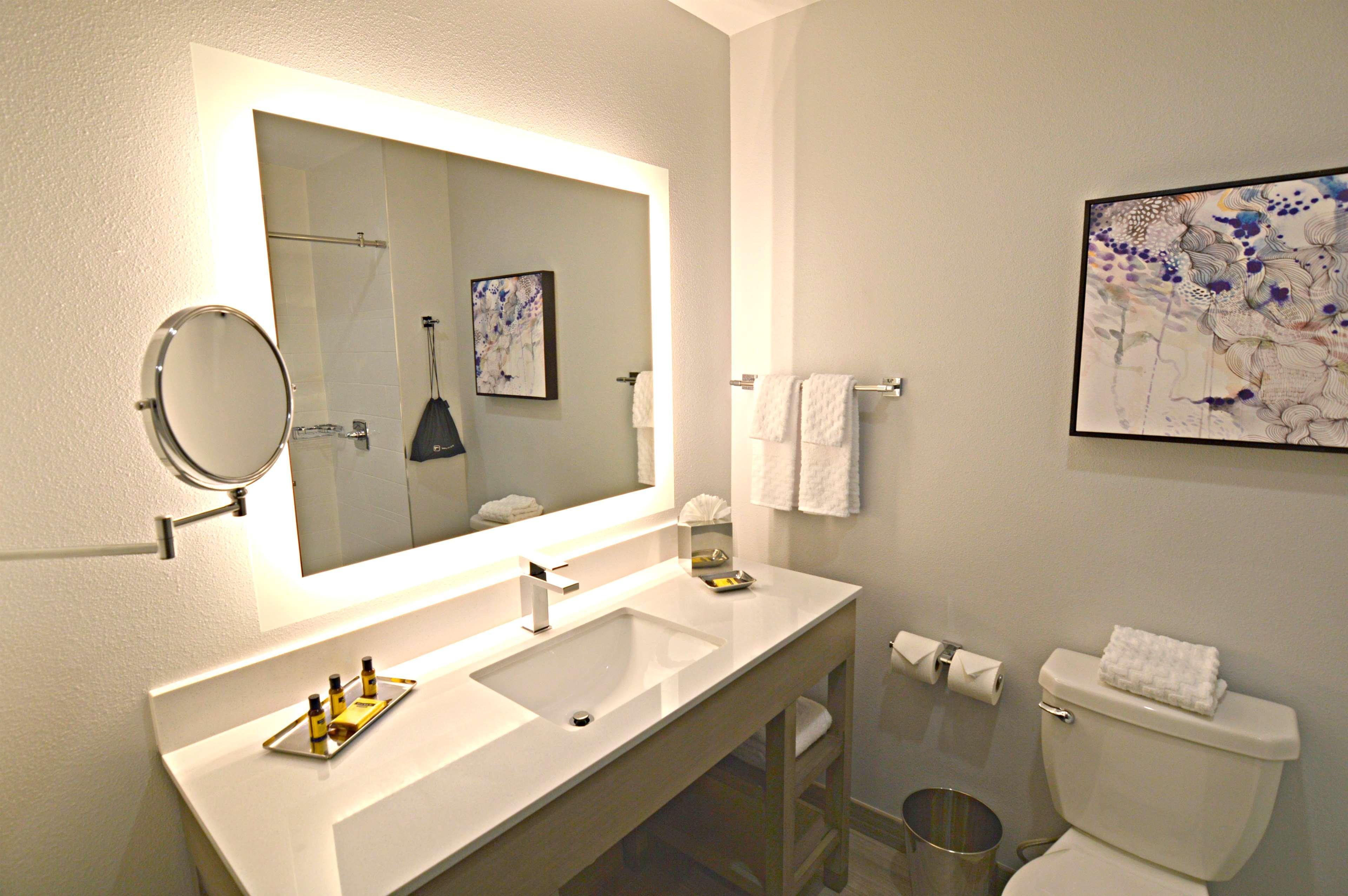 Hotel Western Executive Residency I-35