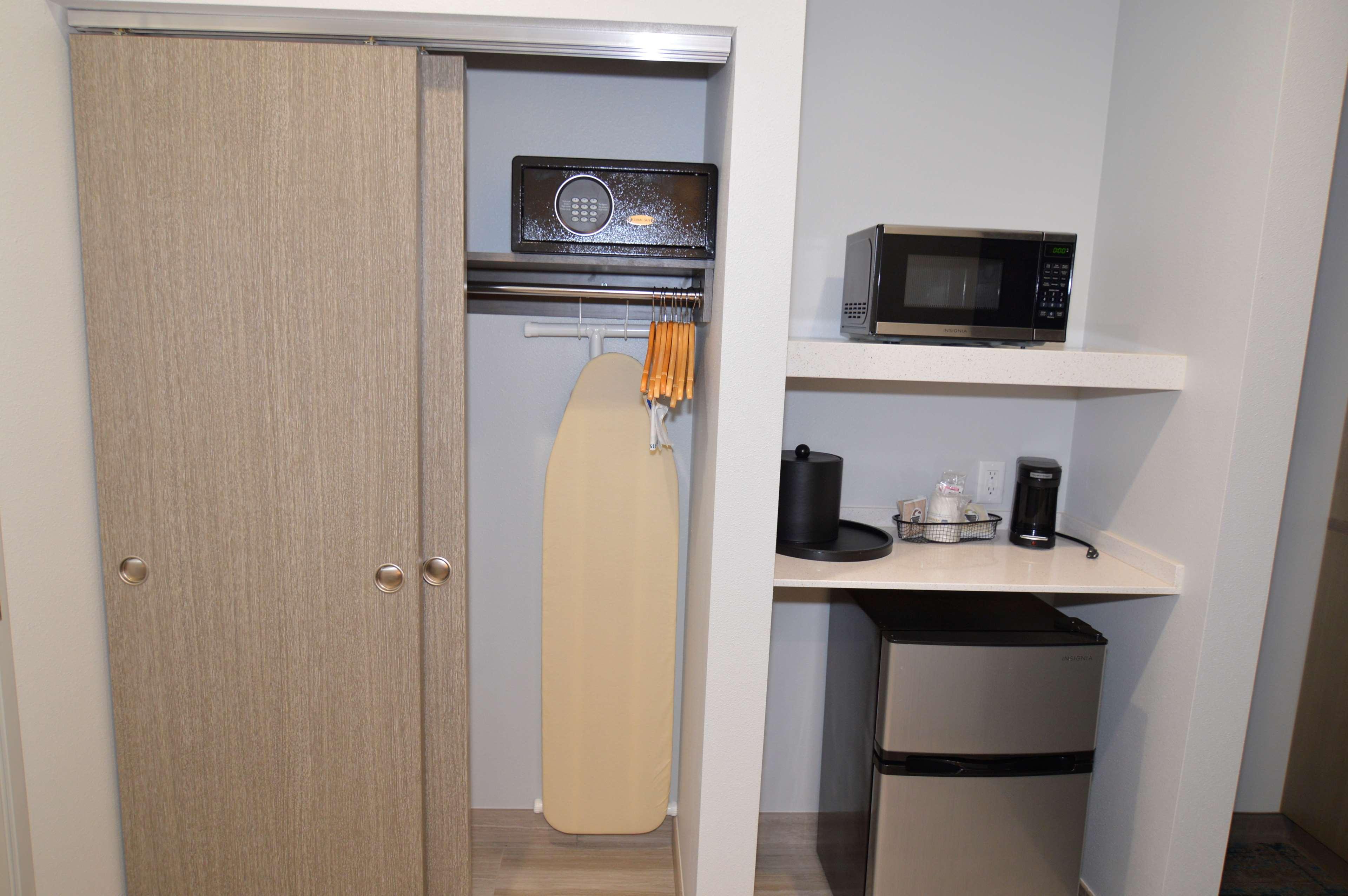Western Executive Residency I-35 Hotel