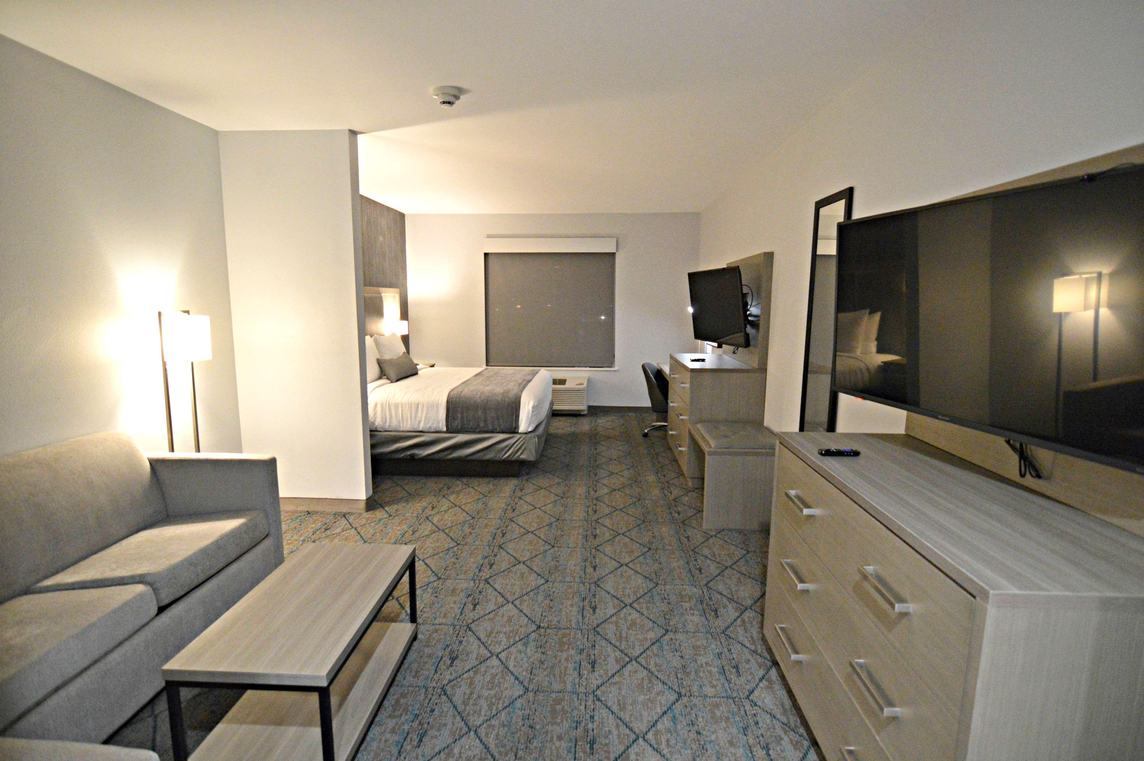 Western Executive Residency I-35 Hotel