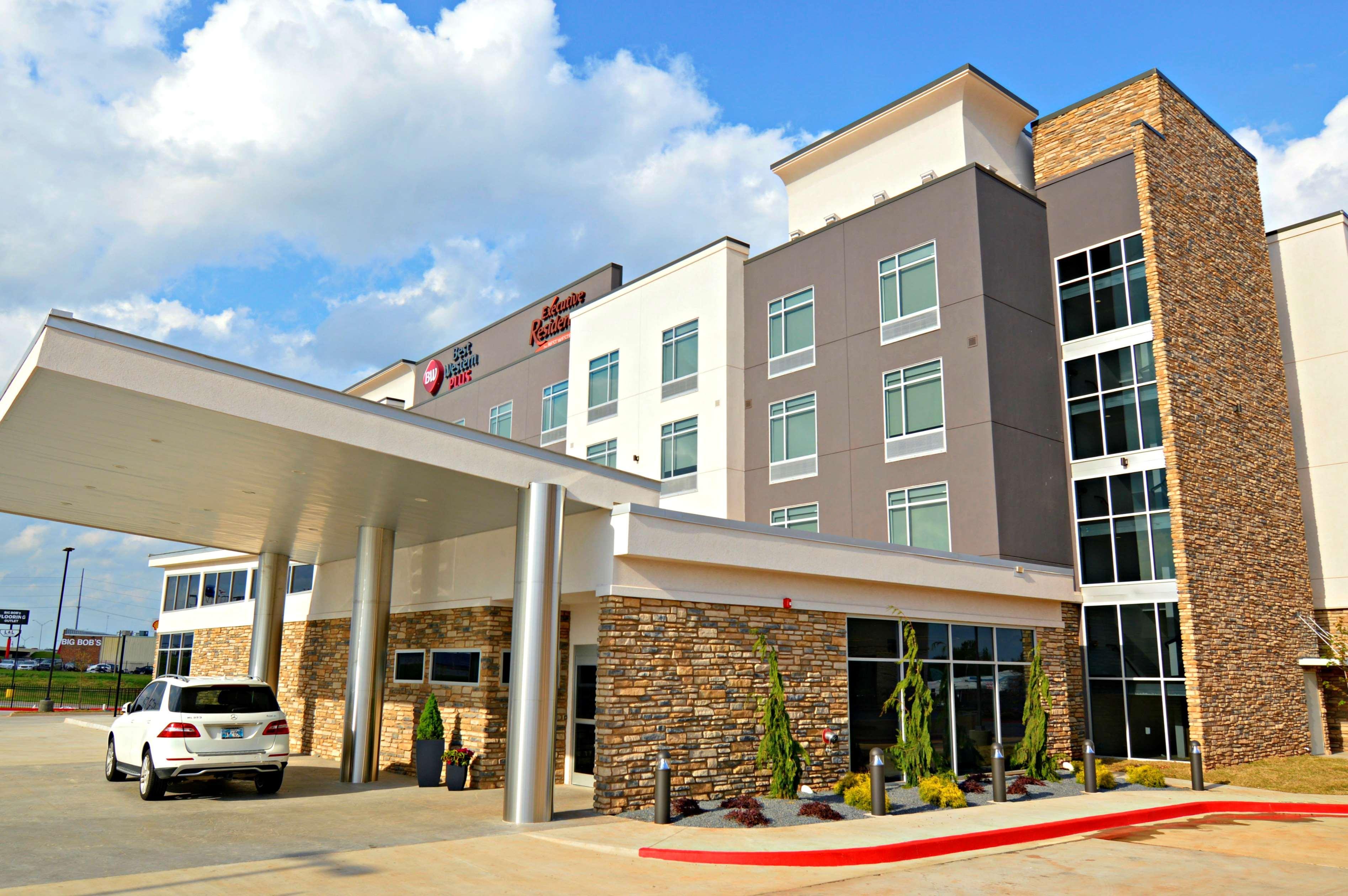 Hotel Western Executive Residency I-35 3*