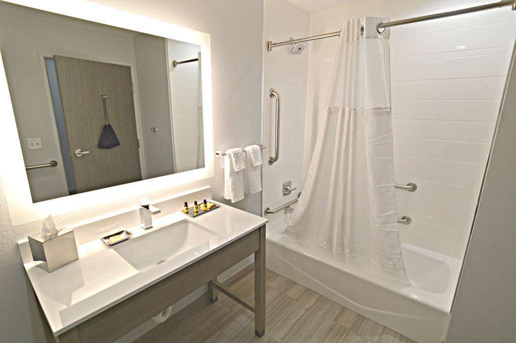 Western Executive Residency I-35 3* Oklahoma City